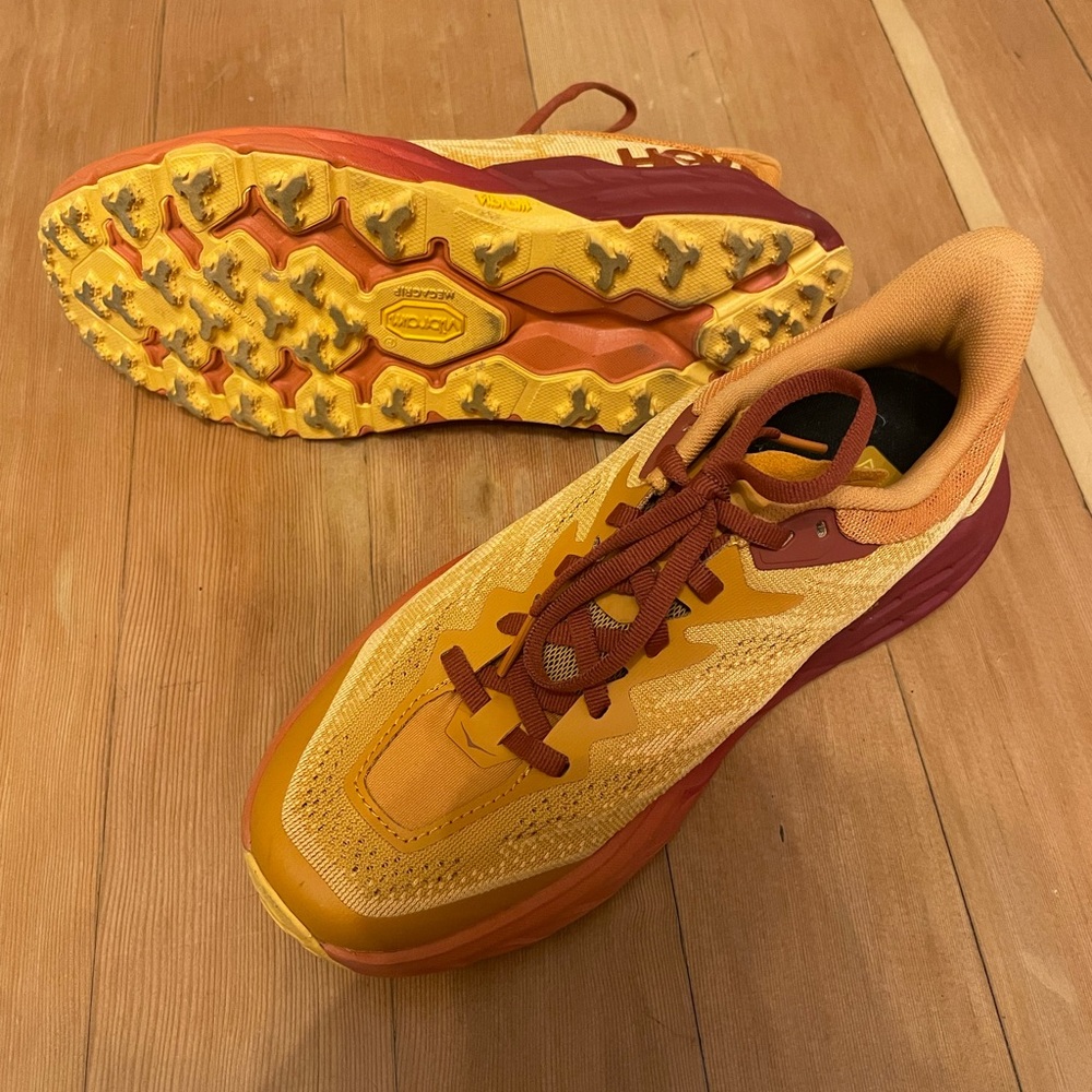 Hoka Speedgoat 5 Women’s Size 7B - Like New!